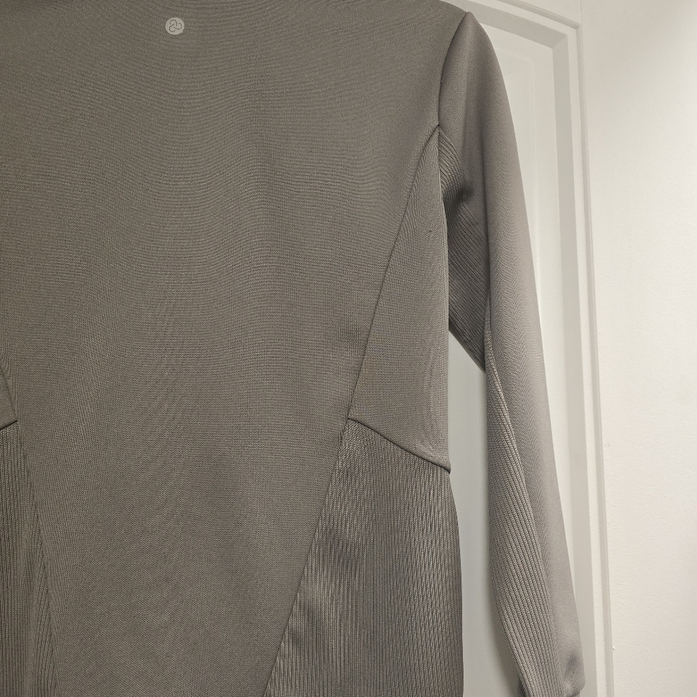🌟7/25$ ZELLA Full Zip Athletic Jacket In Taupe - Picture 5 of 7